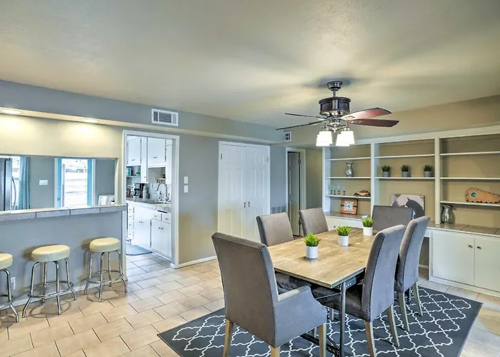 Holiday home 1 Mi To Old Town, Stadium! Family Haven
