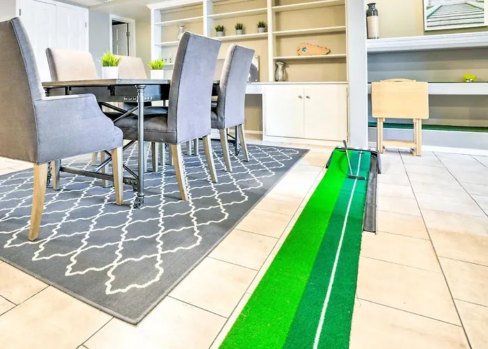 Holiday home 1 Mi To Old Town, Stadium! Family Haven