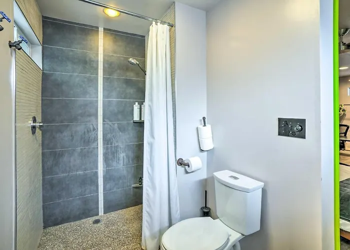 1 Mi To Old Town, Stadium! Family Haven Holiday home *