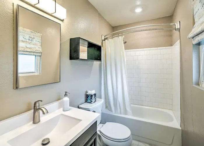 1 Mi To Old Town, Stadium! Family Haven Holiday home *