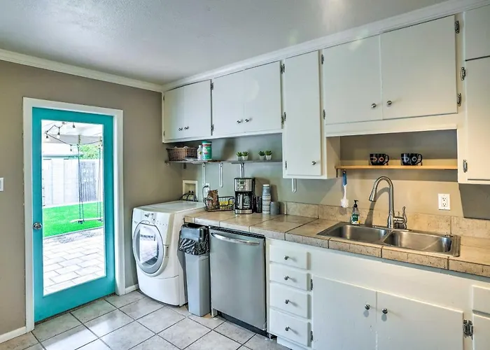 1 Mi To Old Town, Stadium! Family Haven Holiday home